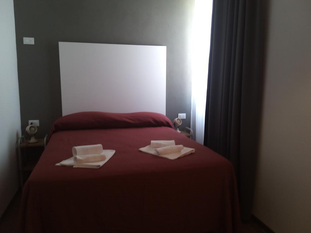 Hotel Piccola Firenze فيرينزولا الغرفة الصورة
