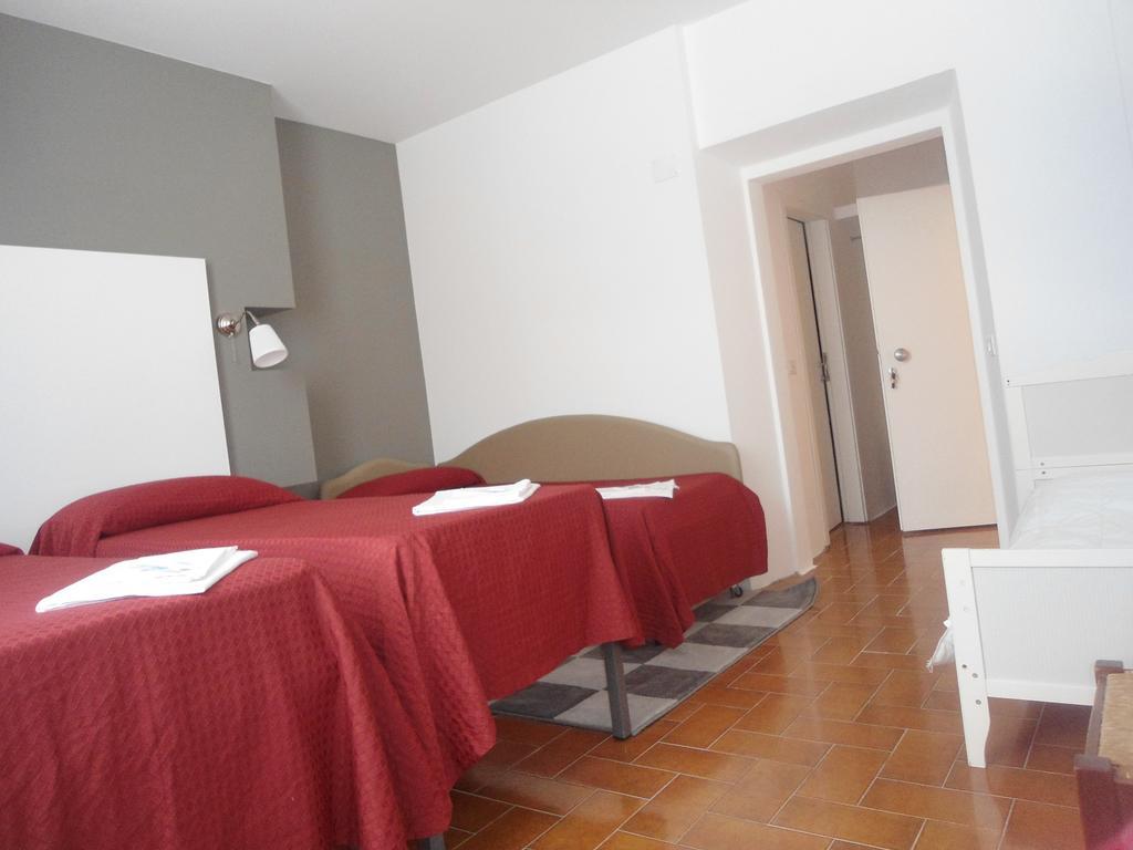 Hotel Piccola Firenze فيرينزولا المظهر الخارجي الصورة