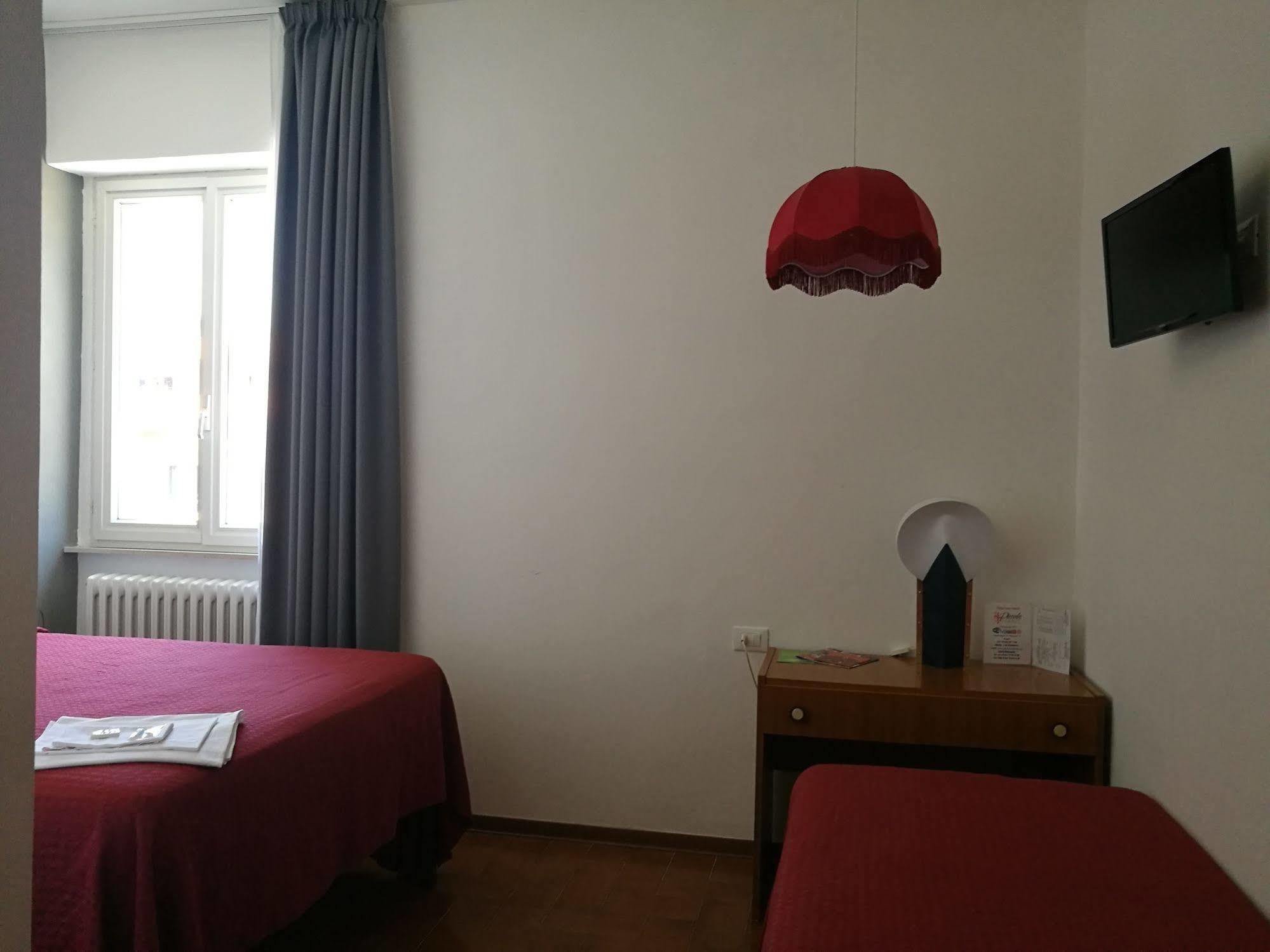 Hotel Piccola Firenze فيرينزولا المظهر الخارجي الصورة