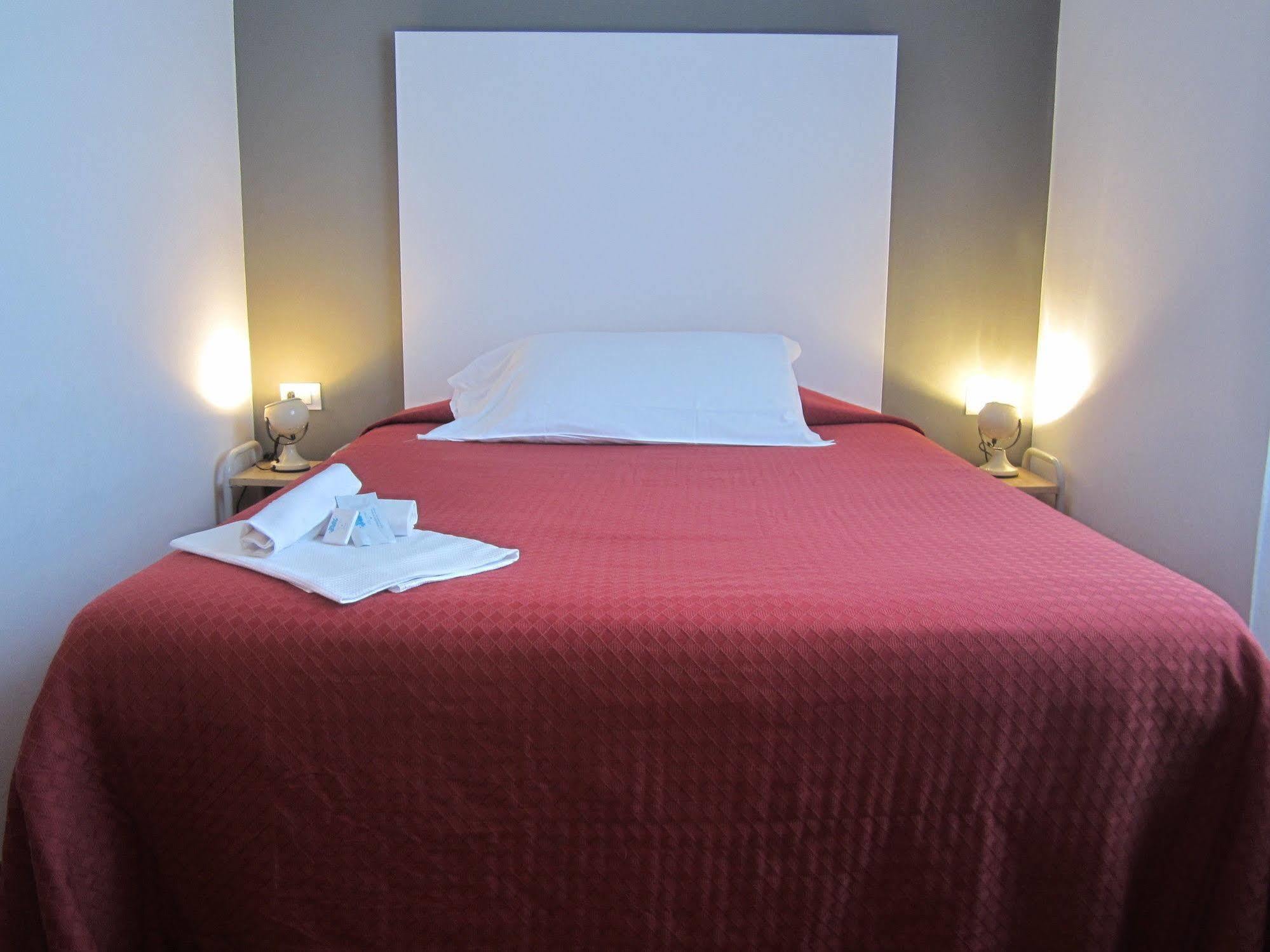Hotel Piccola Firenze فيرينزولا المظهر الخارجي الصورة