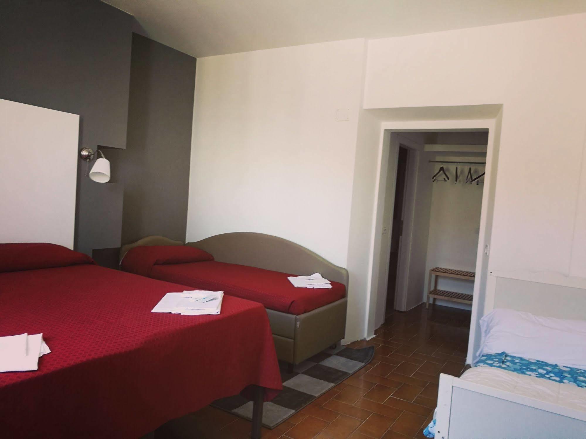 Hotel Piccola Firenze فيرينزولا المظهر الخارجي الصورة