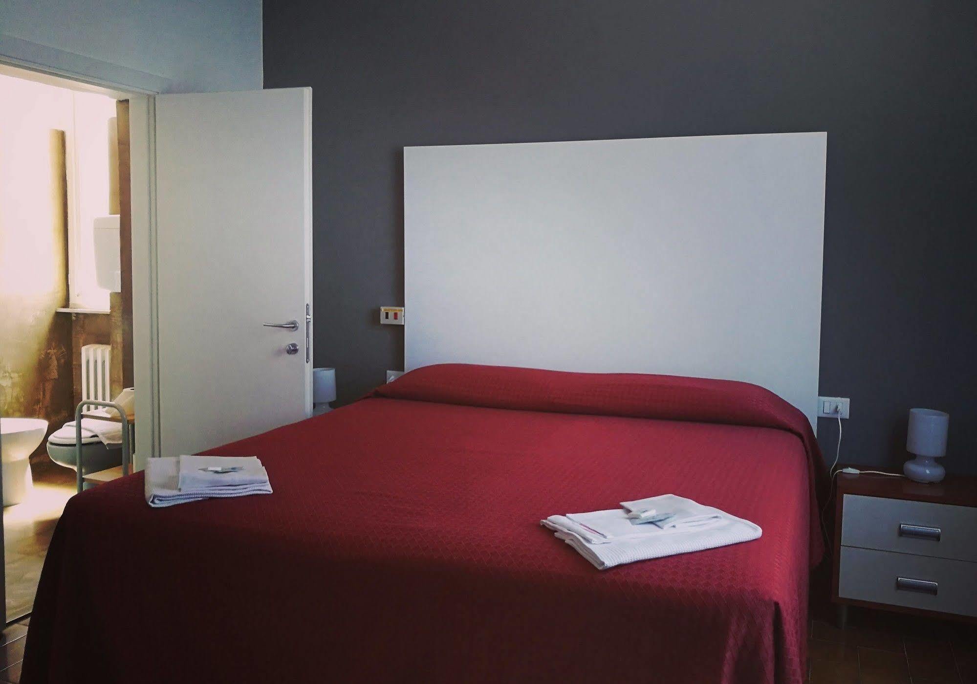 Hotel Piccola Firenze فيرينزولا المظهر الخارجي الصورة